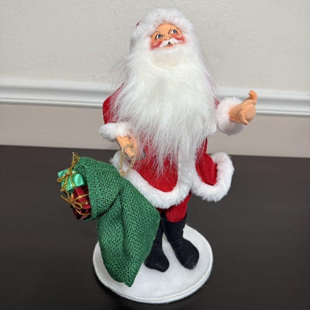 Vintage ANNALEE  Santa CLAUS w SACK OF Gifts 13" ON‎ BASE Poseable Mobilitee